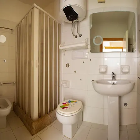 Porto Coda Cavallo Salina Bamba 아파트호텔